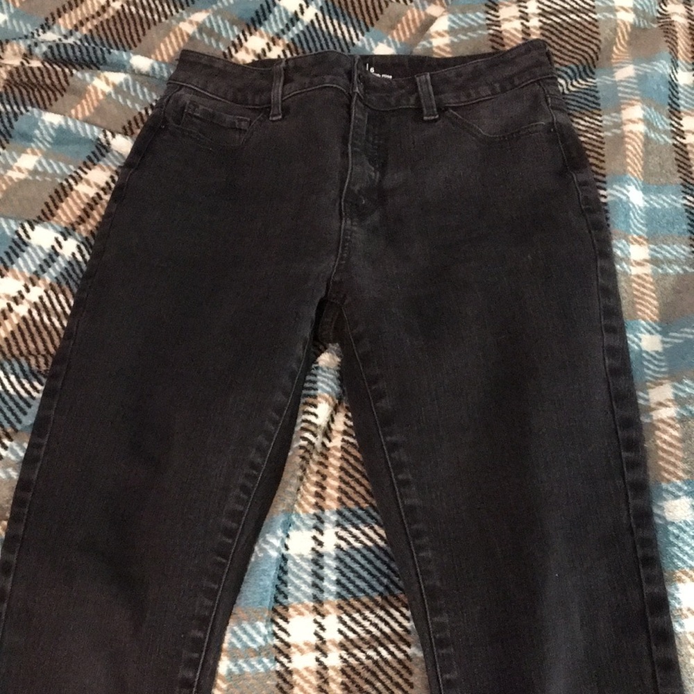 High rise skinny jeans. Size 6. Time and tru